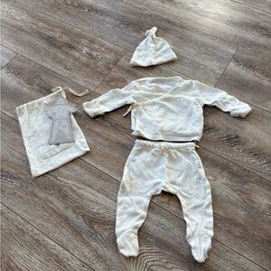 White Cream Baby Outfit Set with Hat Elegant Baby size newborn